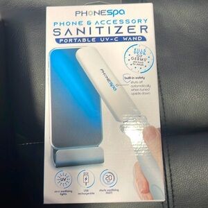 Phone and accessory sanitizer
